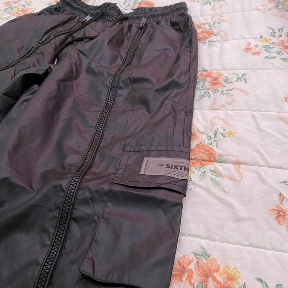 Sixth June cargo pants with zipper detail and side pockets - Picture 4 of 6